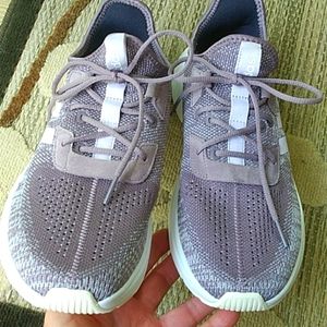 NWOT ADIDAS MENS CLOUDFOAM TENNIS SHOES. SZ 11